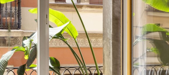 2 bedrooms Apartment in Ciutat Vella, Spain No. 135589 3