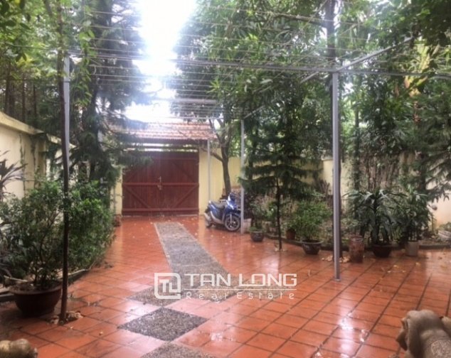 Villa de 3 dormitorios en Tay Ho, Vietnam No. 1948