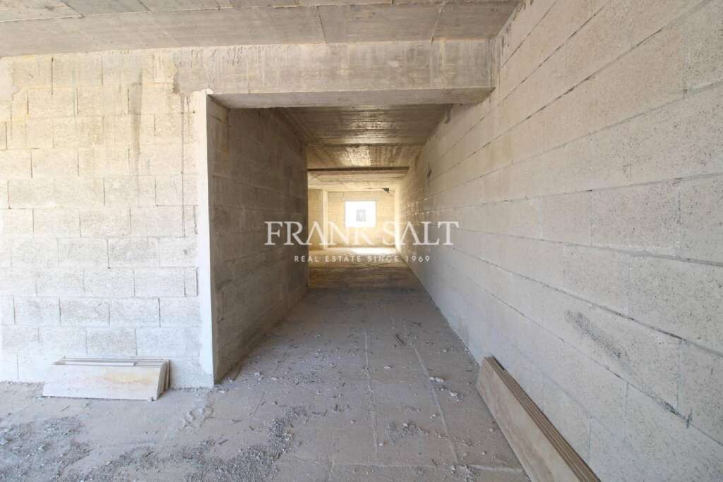 180m² Office in Ta' Xbiex, Malta No. 12016