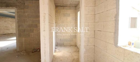 180m² Office in Ta' Xbiex, Malta No. 12016 8