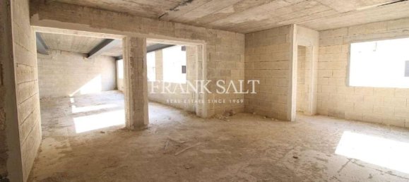 180m² Office in Ta' Xbiex, Malta No. 12016 2