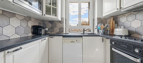 2 bedrooms Apartment in Paris, France No. 295025 10