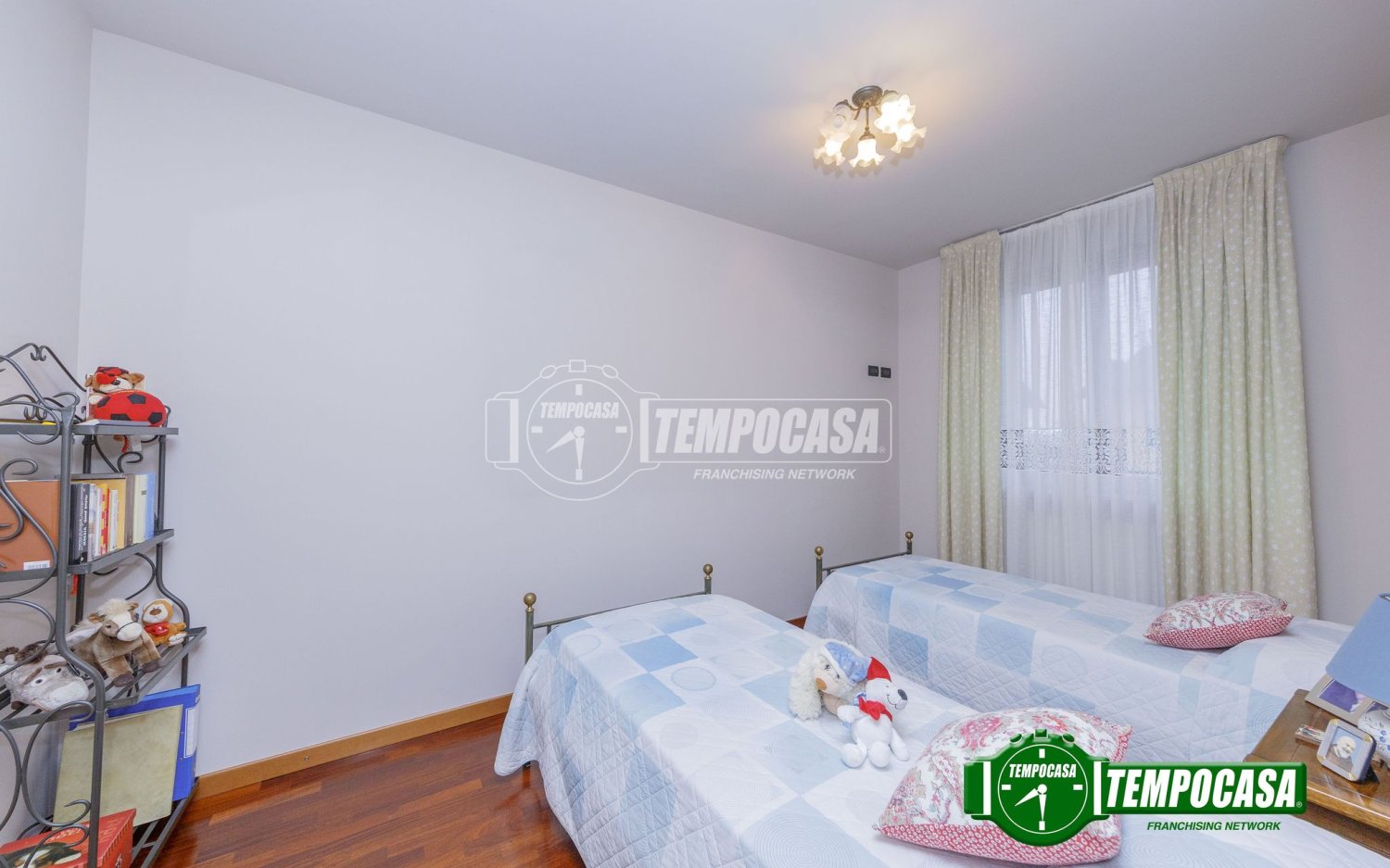 4 rooms Villa in Noviglio, Italy No. 139766