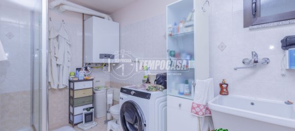 4 rooms Villa in Noviglio, Italy No. 139766 8