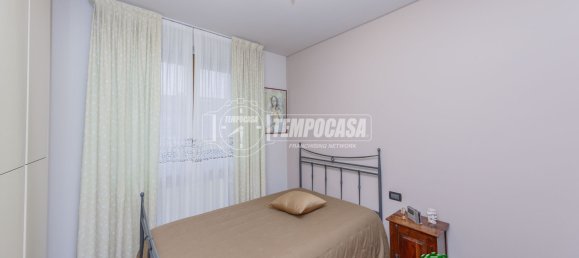 4 rooms Villa in Noviglio, Italy No. 139766 2