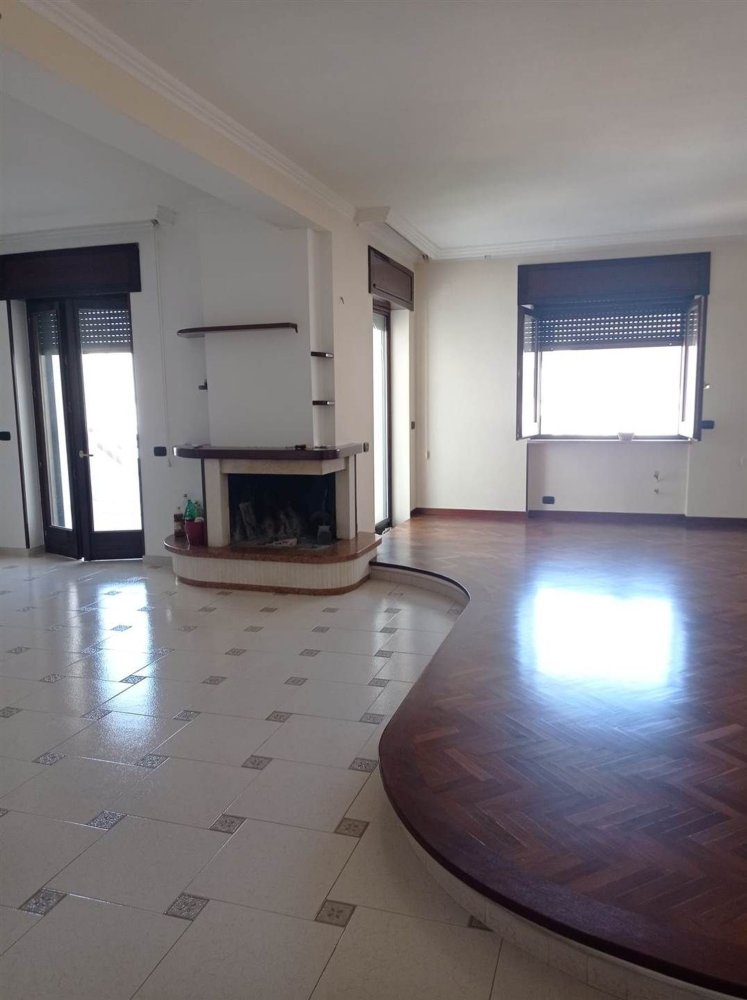 Apartamento de 5 divisões em Crispiano, Italy N.º 268993