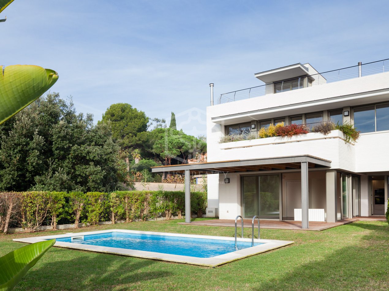 5 bedrooms House in Sant Vicenc De Montalt, Spain No. 23021