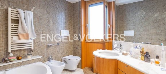 3 bedrooms Apartment in Rome, Italy No. 59666 6