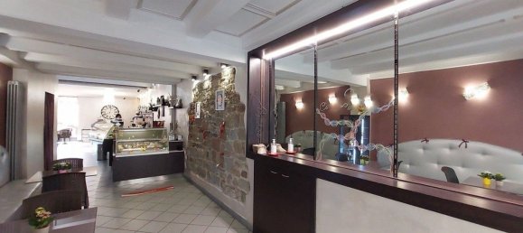  عقار تجاري في Arezzo, Italy 220متر مربع رقم 207094 18