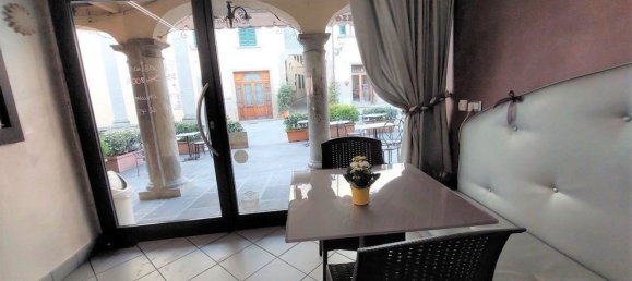 عقار تجاري في Arezzo, Italy 220متر مربع رقم 207094 16