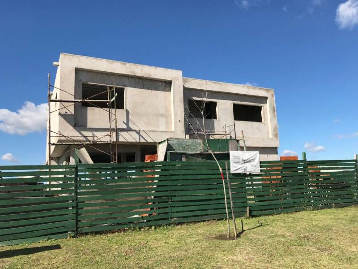 4 bedrooms House in Tigre, Argentina No. 6182