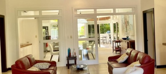Casa de 4 dormitorios en Parrita, Costa Rica No. 470 2