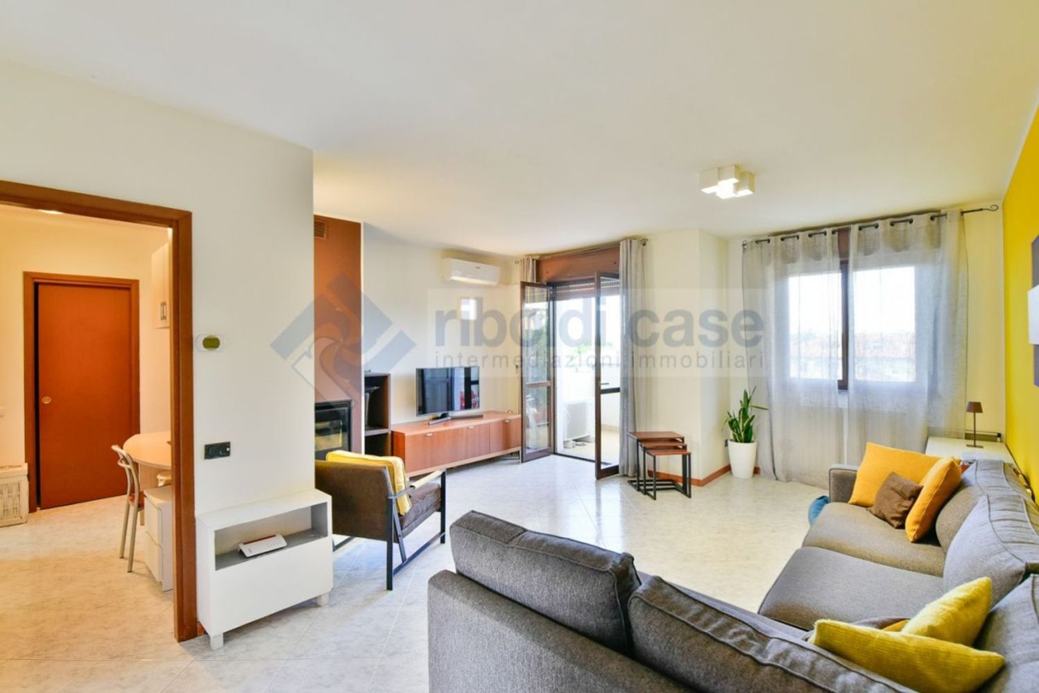 Ático de 3 habitaciónes en Lissone, Italy No. 288245