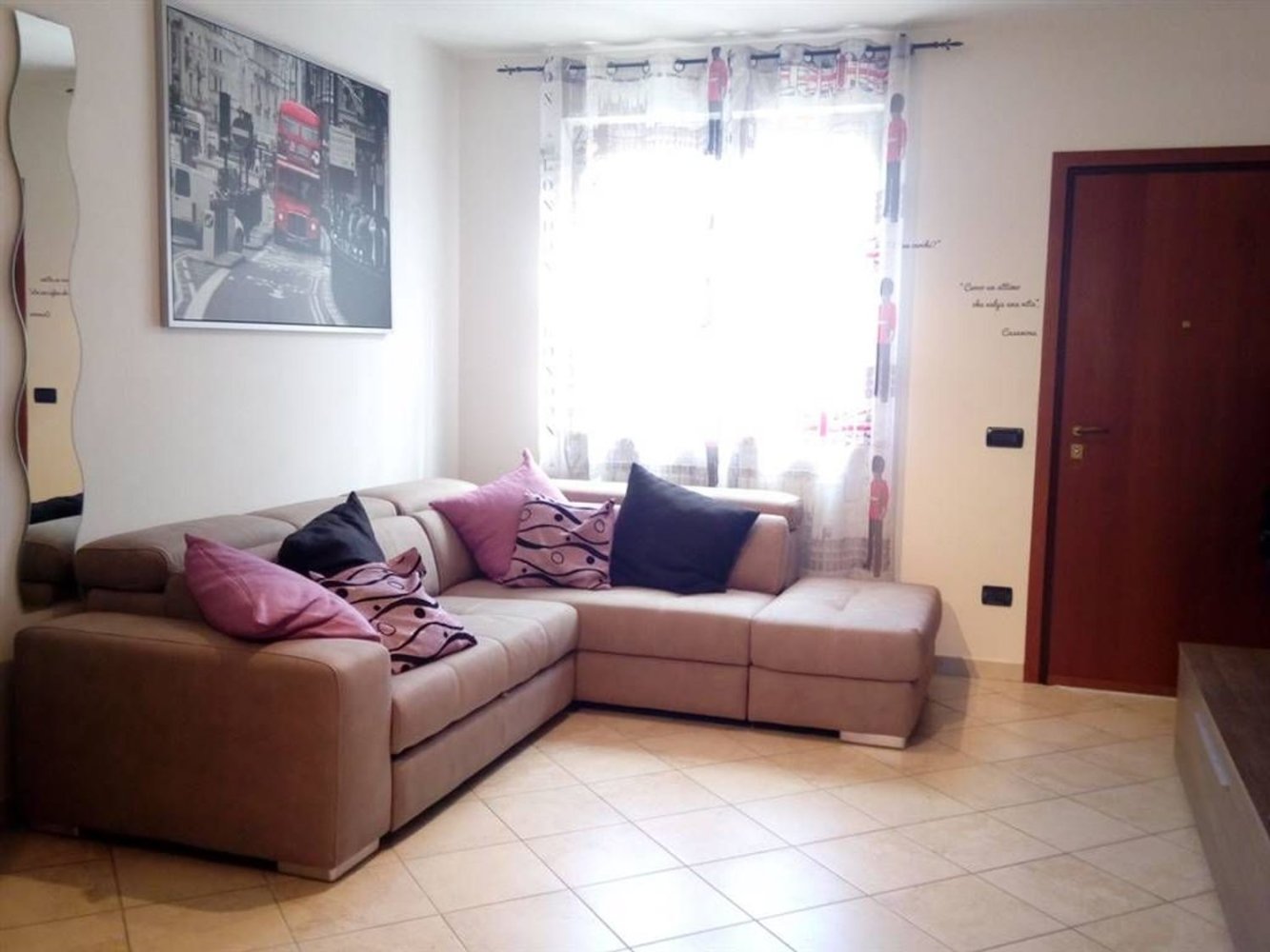 Дом с 7 комнатами в Виареджо, Италия № 175685