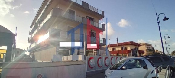 Квартира с 3 комнатами в Ардеа, Италия № 142559 4