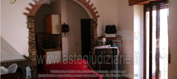 4 rooms Apartment in Ceraso, Italy No. 180068 3