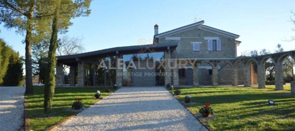6 bedrooms Villa in Pitigliano, Italy No. 448 2