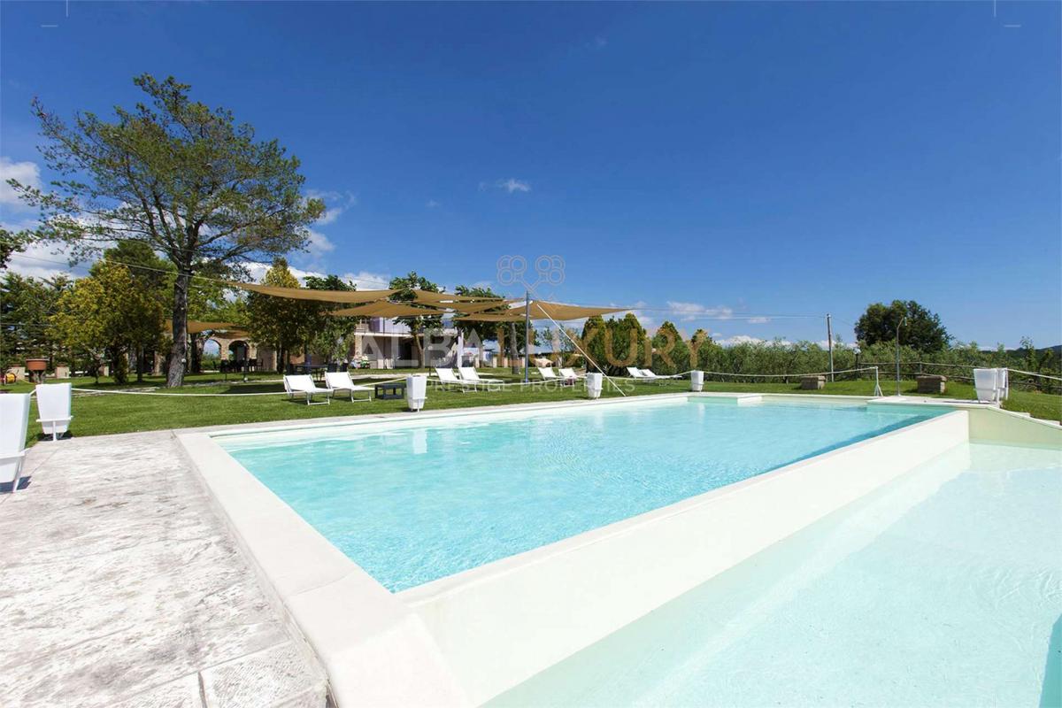 6 bedrooms Villa in Pitigliano, Italy No. 448