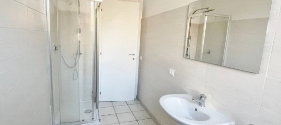 Apartamento de 2 dormitorios en Merate, Italy No. 336430 9