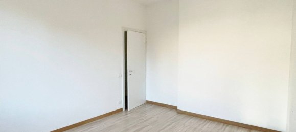 Apartamento de 2 dormitorios en Merate, Italy No. 336430 6