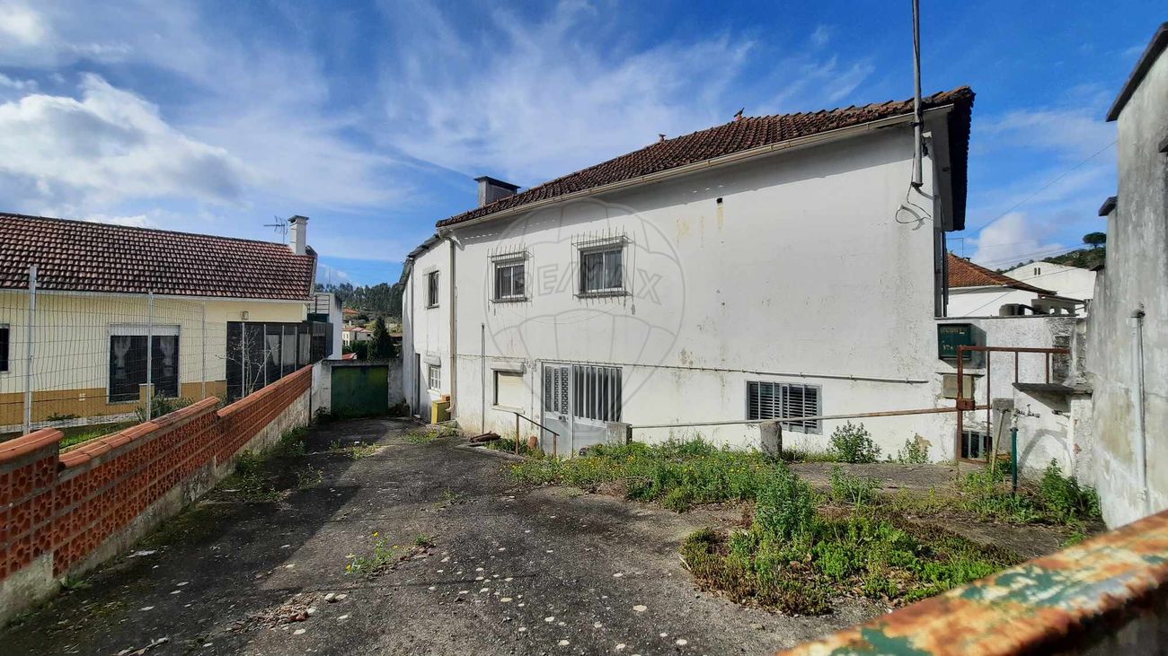 Casa de 5 dormitorios en Alcanede, Portugal No. 23913