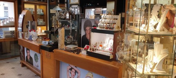 2-salle Propriété commerciale à Rome, Italy No. 299875 9