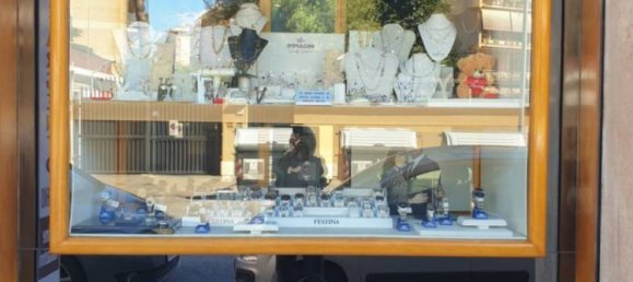 2-salle Propriété commerciale à Rome, Italy No. 299875 16