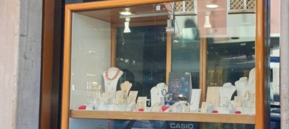 2-salle Propriété commerciale à Rome, Italy No. 299875 2