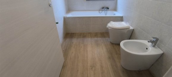 Квартира с 2 комнатами в Флоренция, Италия № 213739 14