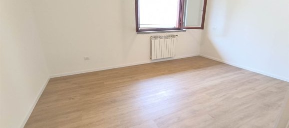 Квартира с 2 комнатами в Флоренция, Италия № 213739 15