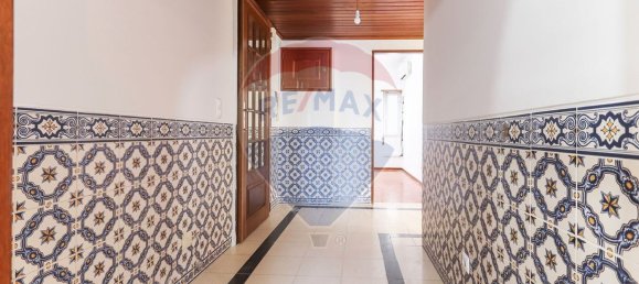 3 bedrooms Apartment in Lisbon, Portugal No. 81613 19