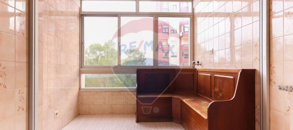 3 bedrooms Apartment in Lisbon, Portugal No. 81613 22