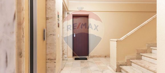 3 bedrooms Apartment in Lisbon, Portugal No. 81613 16