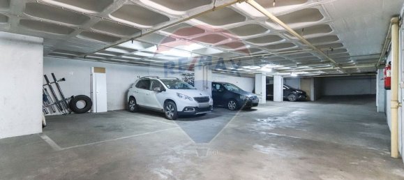 3 bedrooms Apartment in Lisbon, Portugal No. 81613 13