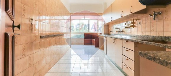 3 bedrooms Apartment in Lisbon, Portugal No. 81613 20