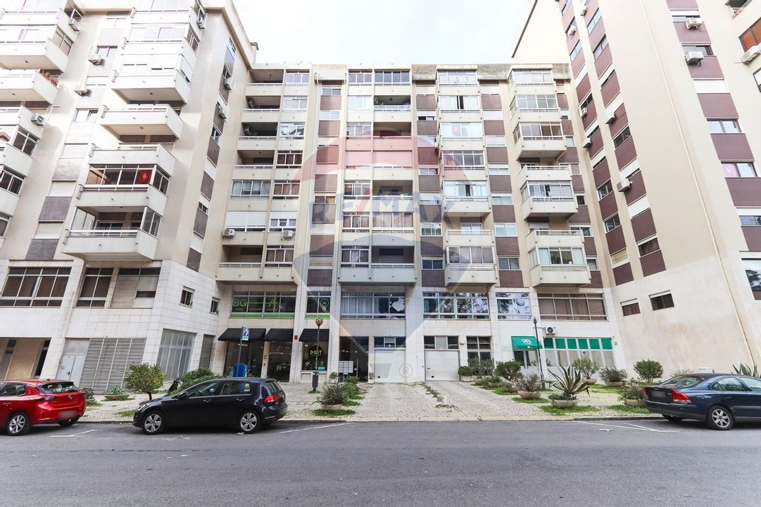 3 bedrooms Apartment in Lisbon, Portugal No. 81613