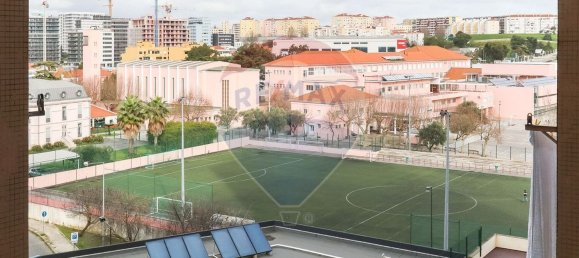 3 bedrooms Apartment in Lisbon, Portugal No. 81613 23