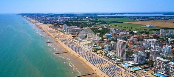 2 bedrooms Apartment in Jesolo, Italy No. 202467 11