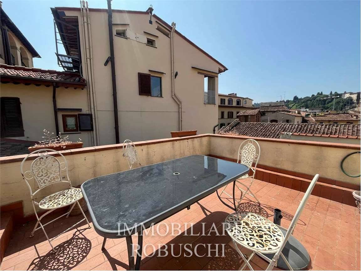 Apartamento de 3 dormitorios en Florence, Italy No. 267331
