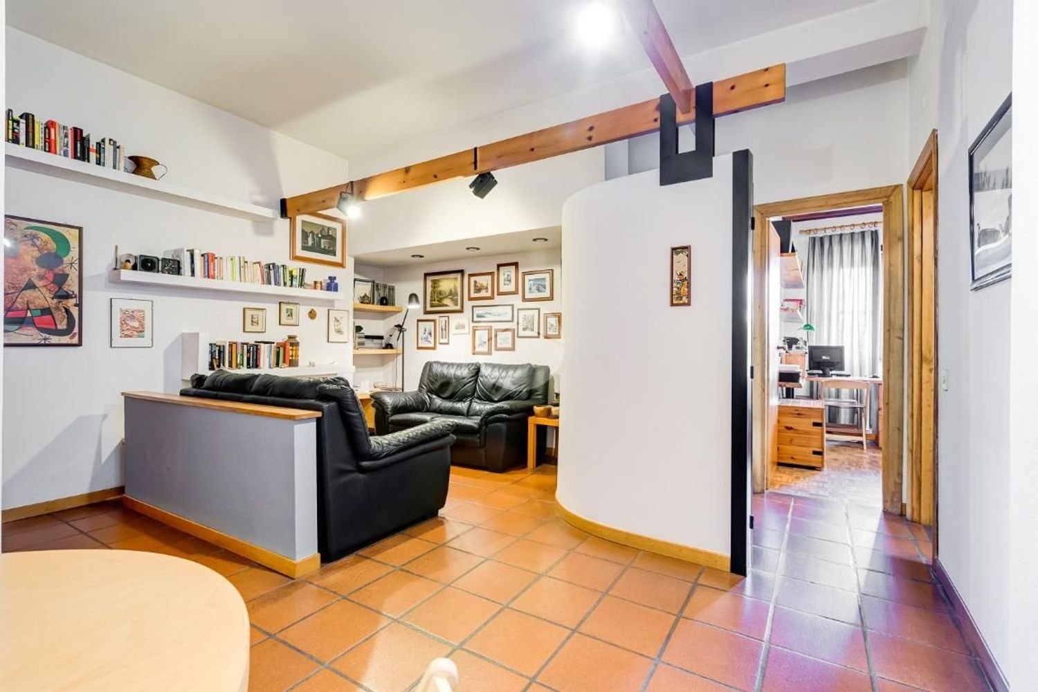 3 rooms Apartment in Rome, Italy No. 273772