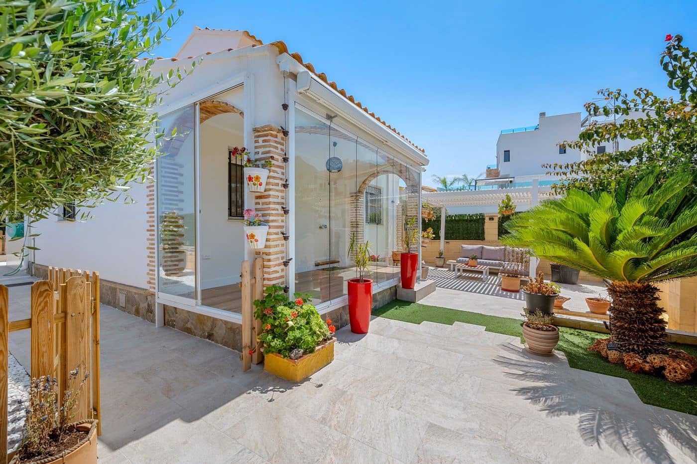 Casa de 3 dormitorios en Polop, Spain No. 136195