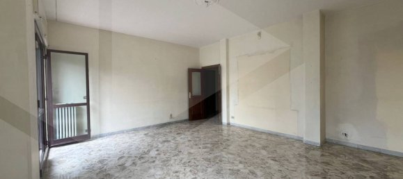 3غرفة شقة في Bari, Italy رقم 34273 10