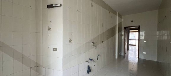 3غرفة شقة في Bari, Italy رقم 34273 24