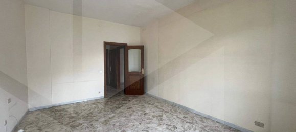 3غرفة شقة في Bari, Italy رقم 34273 36