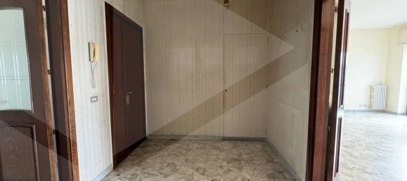 3غرفة شقة في Bari, Italy رقم 34273 52