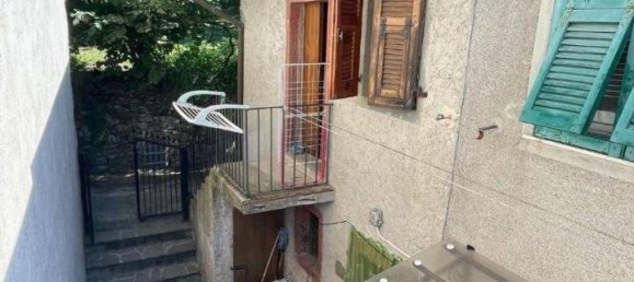 4 rooms House in Filattiera, Italy No. 123954 9