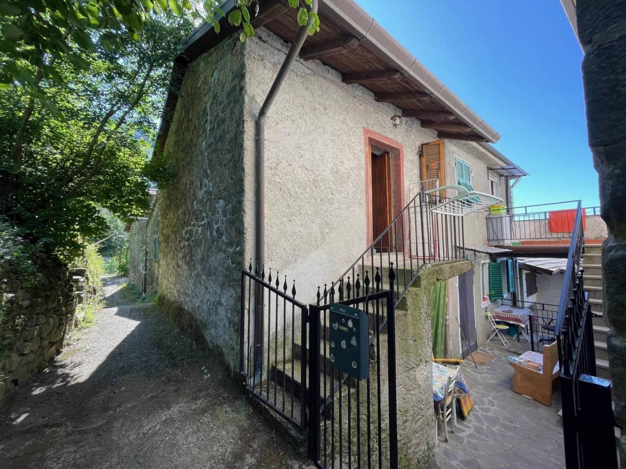 4 rooms House in Filattiera, Italy No. 123954