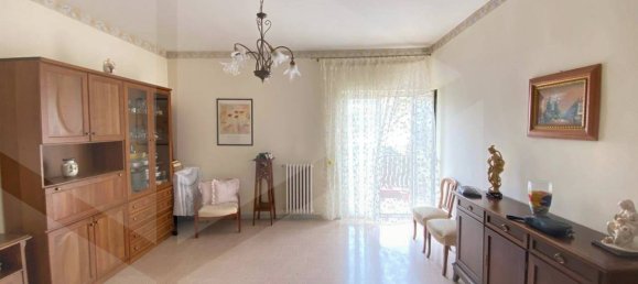 Квартира с 3 комнатами в Мольфетта, Италия № 32449 4