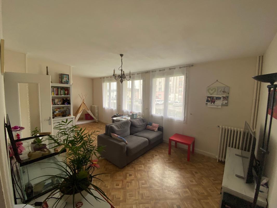 2 chambres Appartement à Nogent-le-Rotrou, France No. 212013