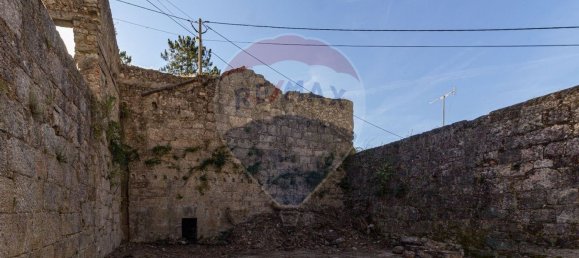 230m² Warehouse in Covilha, Portugal No. 68040 12